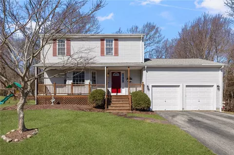 55 Oak Hill Dr, Johnston, RI 02919
