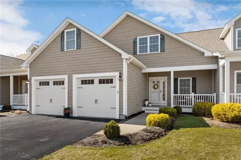 65 Hamilton Farm Rd, North Kingstown, RI 02852