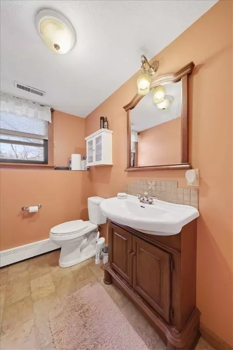 80 Elite Dr, Warwick, RI 02889 photo 10