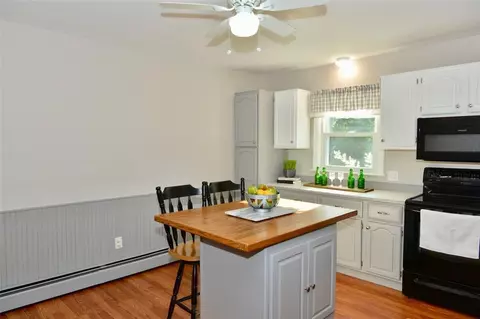 Kitchen - 3575 Flat River Rd, Coventry, RI 02816 photo 3 of 4