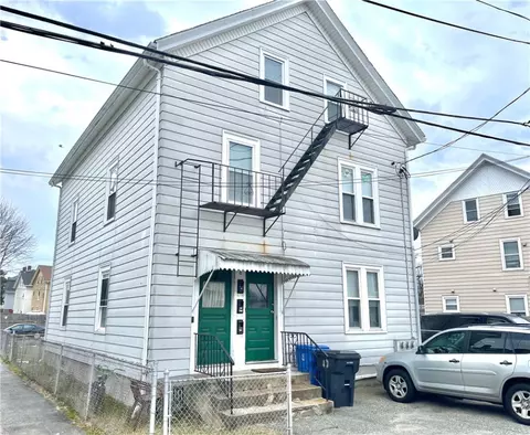 8 Whipple St, Cumberland, RI 02864