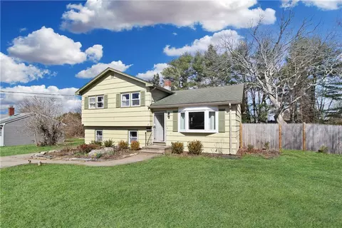 17 Riverdale Rd, Westerly, RI 02891