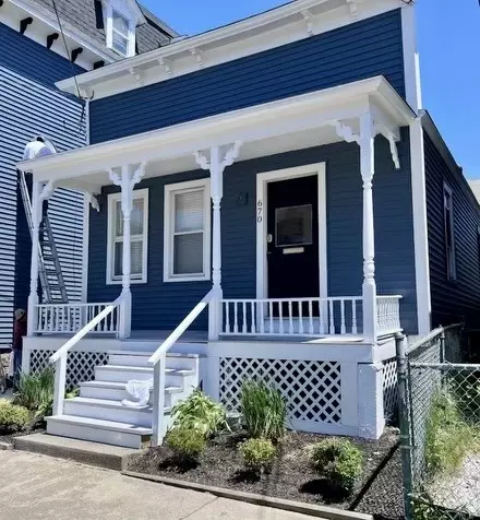 670 Thames St, Newport, RI 02840