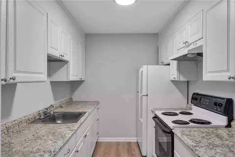 Kitchen - 15 Apache Dr #J, Westerly, RI 02891 photo 1 of 4