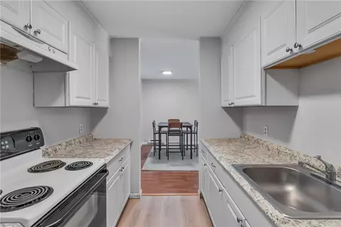 Kitchen - 15 Apache Dr #J, Westerly, RI 02891 photo 4 of 4