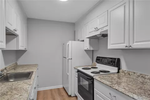 Kitchen - 15 Apache Dr #J, Westerly, RI 02891 photo 3 of 4