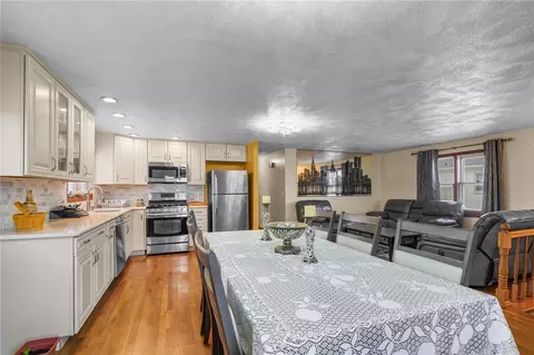 78 Hobson Ave, Pawtucket, RI 02860