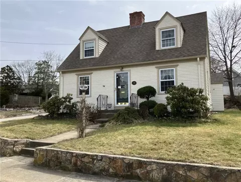 78 Roger Williams Cir, Cranston, RI 02905