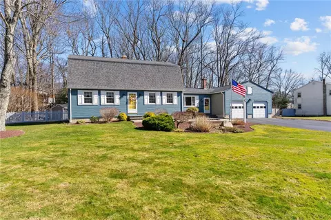 5 Ivy Dr, Coventry, RI 02816