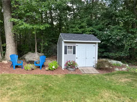 Exterior - 5 Ivy Dr, Coventry, RI 02816 photo 9 of 11