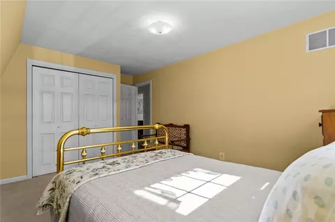Bedroom - 5 Ivy Dr, Coventry, RI 02816 photo 4 of 7
