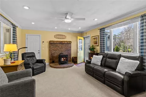 Living - 5 Ivy Dr, Coventry, RI 02816 photo 1 of 4