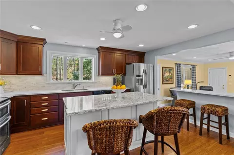 Kitchen - 5 Ivy Dr, Coventry, RI 02816 photo 4 of 6