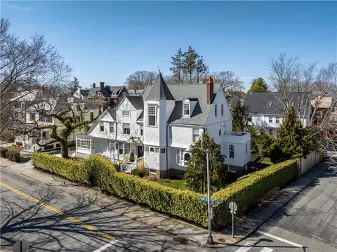 80 Kay St, Newport, RI 02840