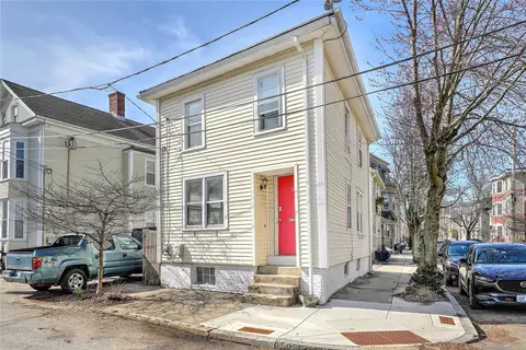 32 Ringgold St, Providence, RI 02903