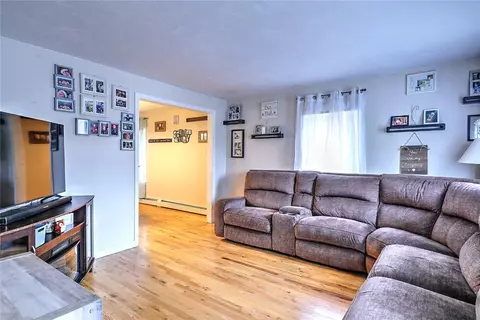 Living - 2 Hazard St, South Kingstown, RI 02879 photo 2 of 4