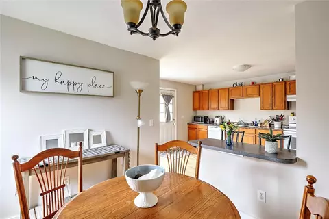 Dining - 2 Hazard St, South Kingstown, RI 02879 photo 4 of 4