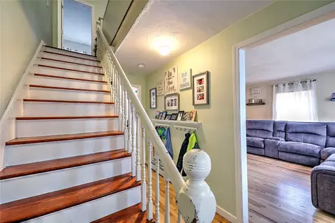 Entry Way - 2 Hazard St, South Kingstown, RI 02879 photo 3 of 4
