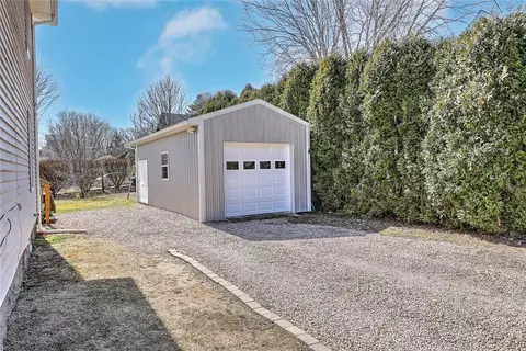 Exterior - 2 Hazard St, South Kingstown, RI 02879 photo 6 of 19