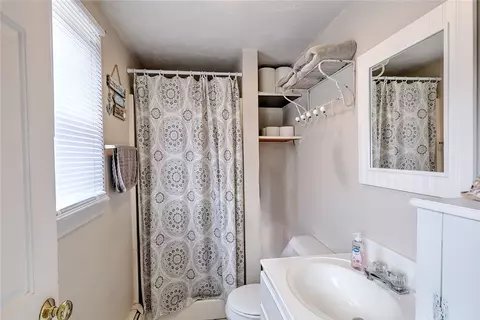 Bath - 2 Hazard St, South Kingstown, RI 02879 photo 1 of 2