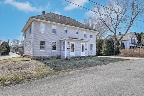 2 Hazard St, South Kingstown, RI 02879