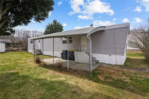 3 South Dr, Portsmouth, RI 02871