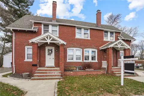 61 N Broadway Ave, Rumford, RI 02916