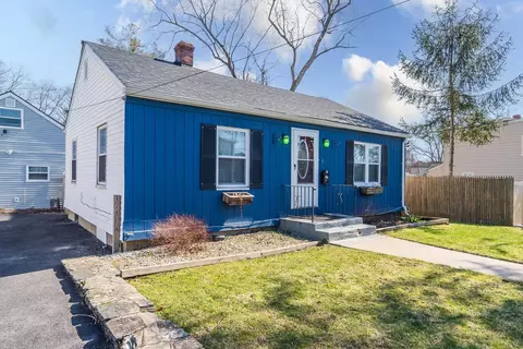 5 Berwick Ave, North Providence, RI 02911