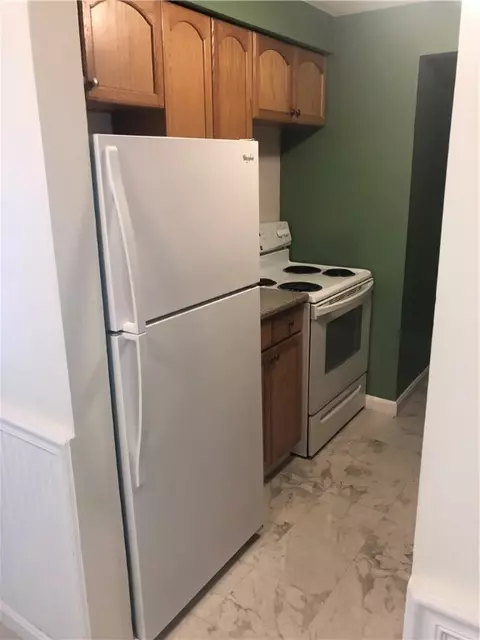 50 Carnation St #B10, Pawtucket, RI 02860