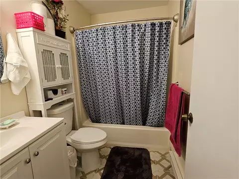Bath - 17 Apache Dr #A, Westerly, RI 02891 photo 1 of 1