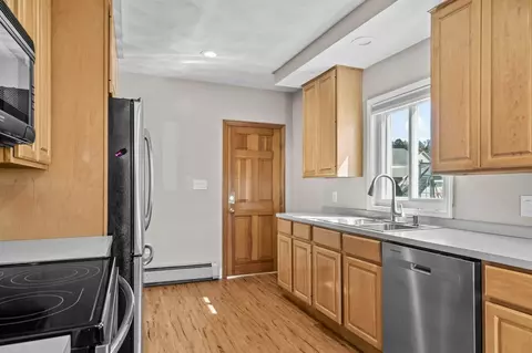 40 Vestal St, Fall River, MA 02720 photo 5