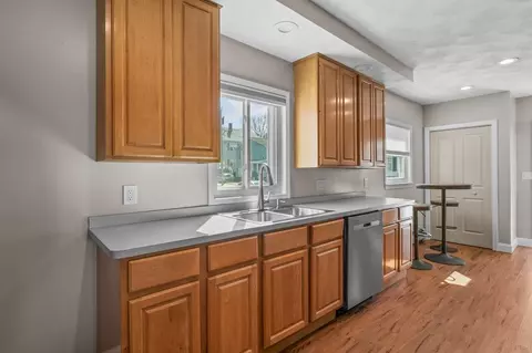 40 Vestal St, Fall River, MA 02720 photo 8