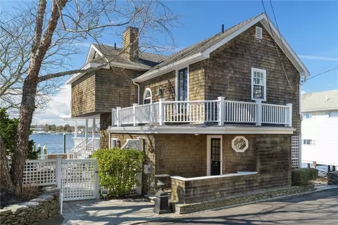 289 Riverside Dr, Tiverton, RI 02878
