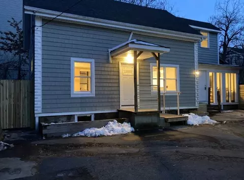 33 Danforth St, Fall River, MA 02720