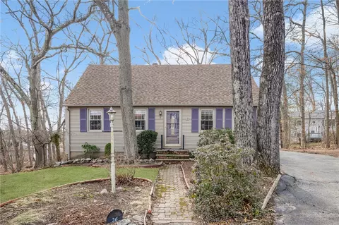 26 Bradford St, Johnston, RI 02919