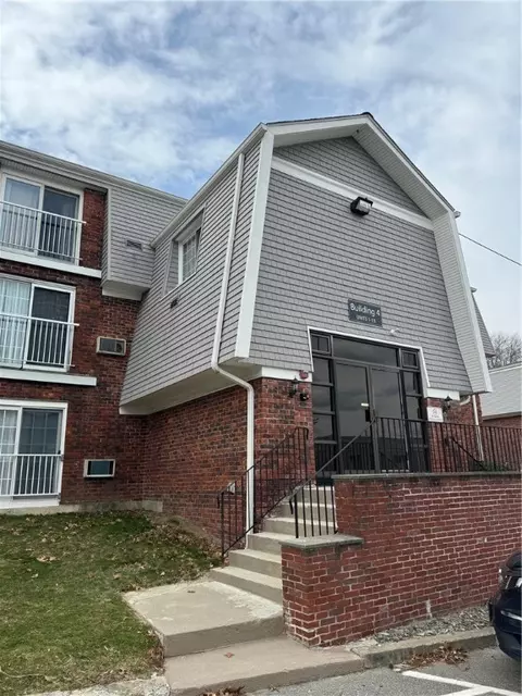 300 Smithfield Rd #4-7, North Providence, RI 02904