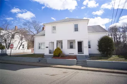 31 Douglas St, West Warwick, RI 02893