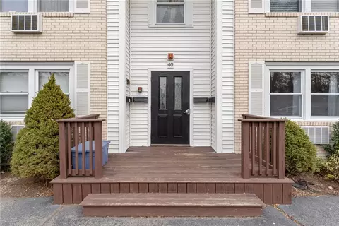40 Williams Ave #1B, East Providence, RI 02914
