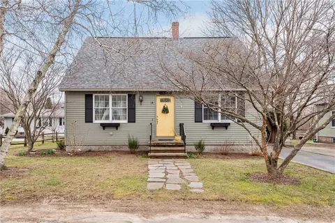 14 Aldrich St, North Providence, RI 02911