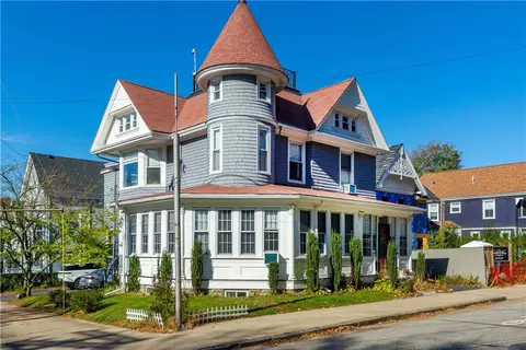 525 Spring St, Newport, RI 02840