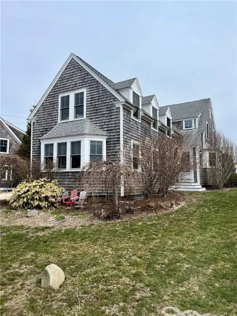10 Leonard Bodwell Rd, Narragansett, RI 02882
