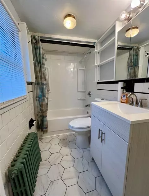 Bath - 58 Pender Ave, Warwick, RI 02889 photo 2 of 2