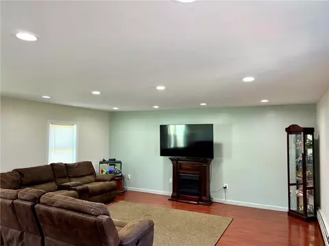 Living - 58 Pender Ave, Warwick, RI 02889 photo 1 of 2