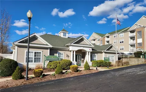 98 Mill St #103, Woonsocket, RI 02895
