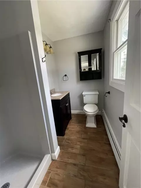 Bath - 203 E Shore Dr, Coventry, RI 02816 photo 3 of 3