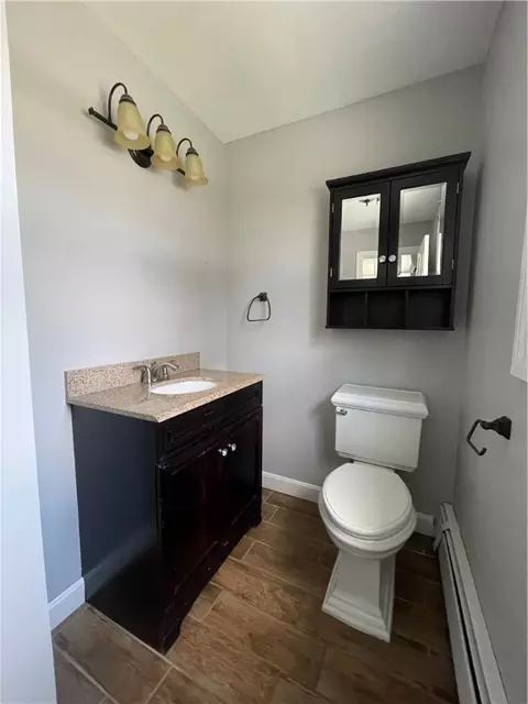 Bath - 203 E Shore Dr, Coventry, RI 02816 photo 2 of 3