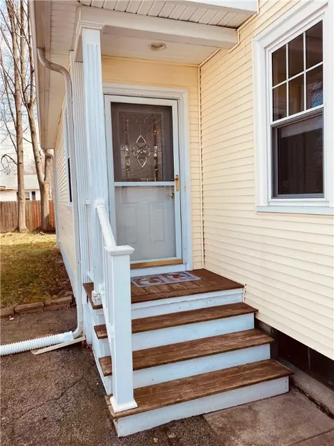 Exterior - 132 Morse Ave, Warwick, RI 02886 photo 4 of 7
