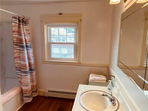 Bath - 132 Morse Ave, Warwick, RI 02886 photo 5 of 6