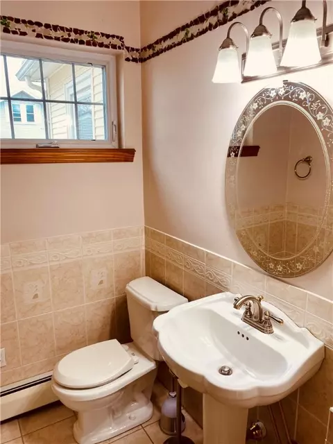 Bath - 132 Morse Ave, Warwick, RI 02886 photo 1 of 6