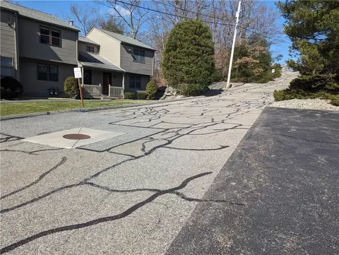702 Pinewood Dr #702, Smithfield, RI 02917